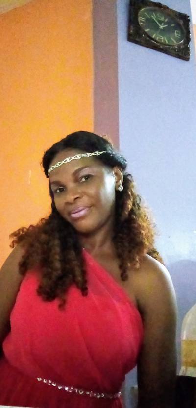 Ines 43 Jahre Libreville Gabun