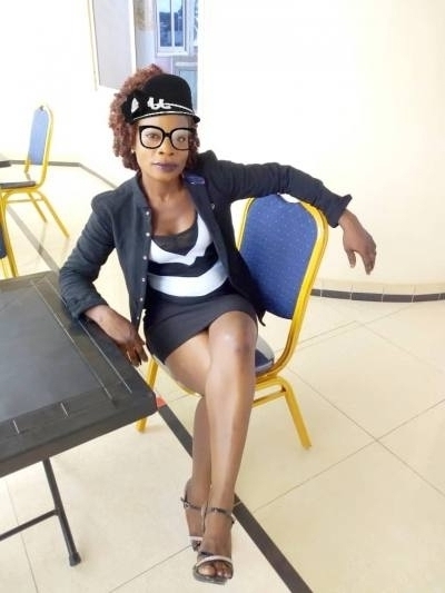Lucie 31 ans Cotonou Bénin