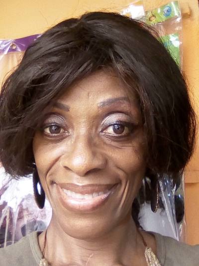 Mariane 58 Jahre Douala Kamerun