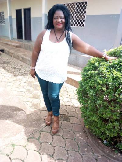 Mimie 40 Jahre Yaounde Kamerun