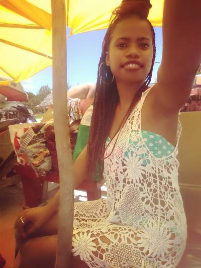 Carmela 23 ans Toamasina Madagascar