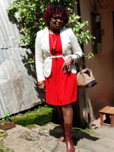 Suzanne 57 Jahre Yaoundé Kamerun