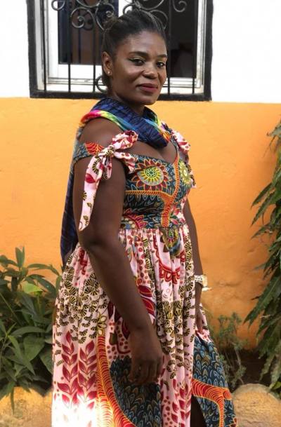 Suzanne 39 Jahre Yaounde Iv Kamerun