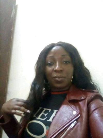 Nathalie 35 Jahre Yaoundé -centre Cameroun