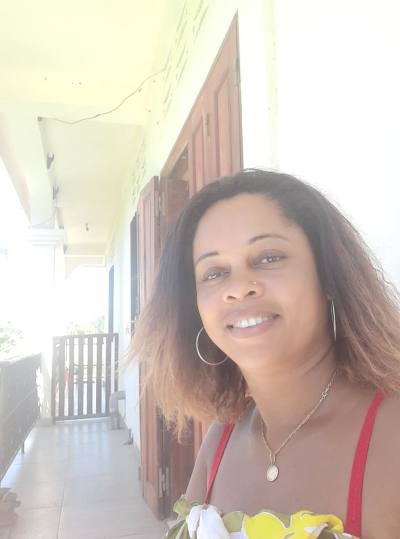 Euphrasie 42 ans Nosy Be Madagascar