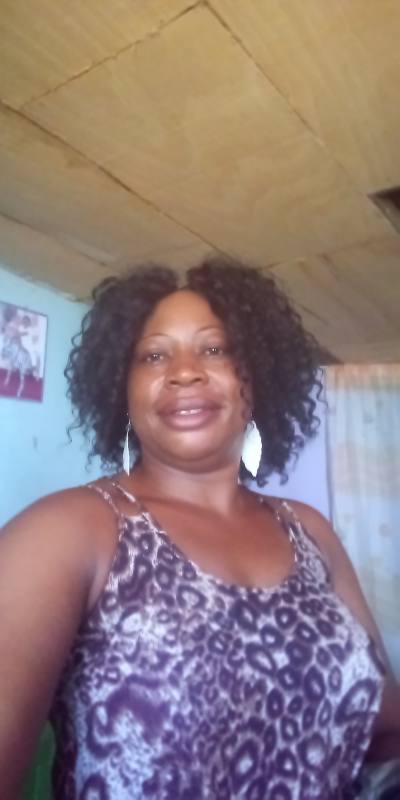 Leonie 49 ans Kribi 1er  Cameroun