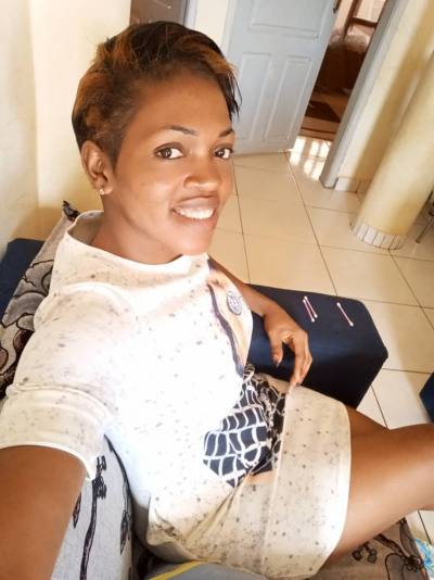 Stephanie 31 Jahre Mfoundi Kamerun