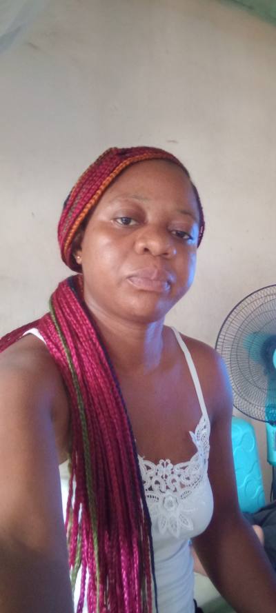 Lydie 33 Jahre Douala Littorale  Kamerun