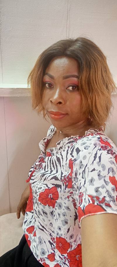 Jess 33 ans Ebolowa  Cameroun