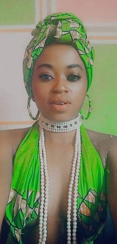Nelly 26 Jahre Yaounde Mfoundi Kamerun