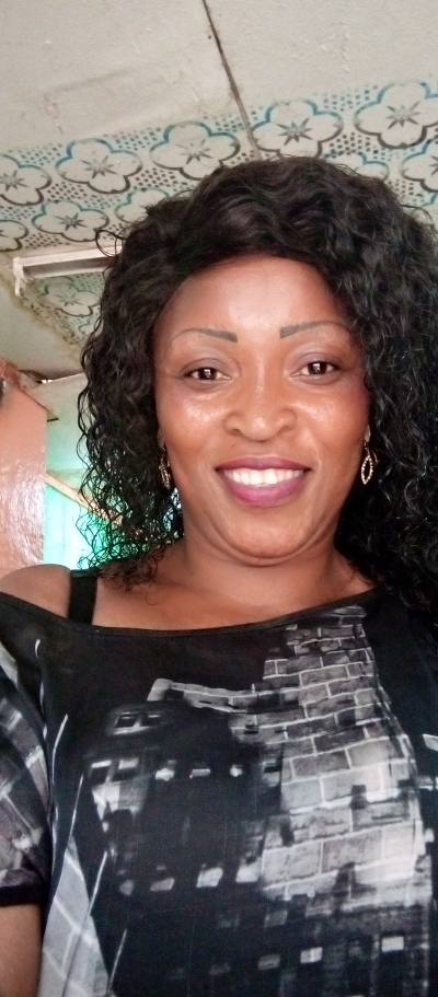Elene Site de rencontre femme black France rencontres célibataires 35 ans