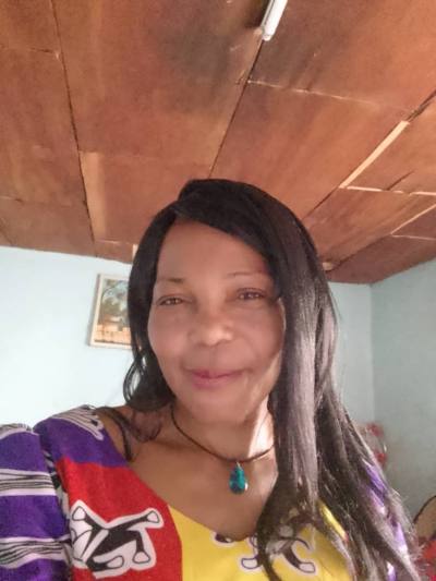 Rolande  54 Jahre Chrétienne  Kamerun