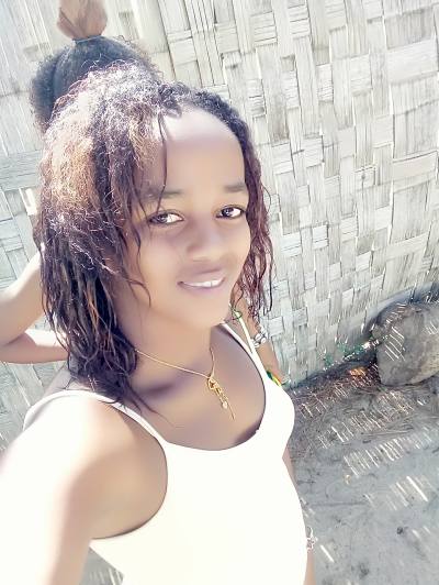 Tatianah 19 ans Antaha Madagascar