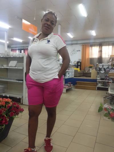 Bella 42 ans Yaoundé  Cameroun