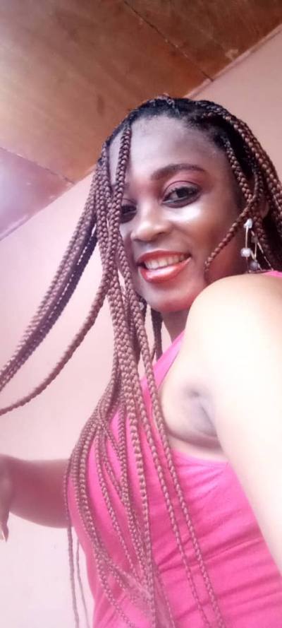 Rose 35 ans Yaoundé Cameroun