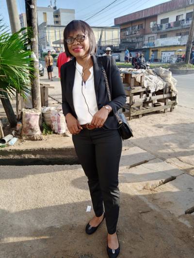 Celestine 38 ans Africaine  Cameroun