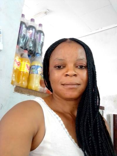 Thérèse 35 years Yaoundé  Cameroon