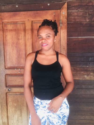 Corina 28 ans Sambava Madagascar