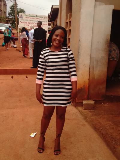 Christelle 39 Jahre Yaoundé Kamerun