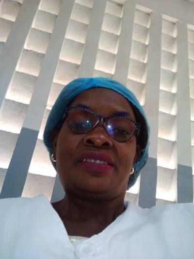 Marie 48 Jahre Yaoundé 2 Kamerun