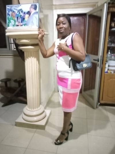 Marie claire 45 ans Yaoundé  Cameroun
