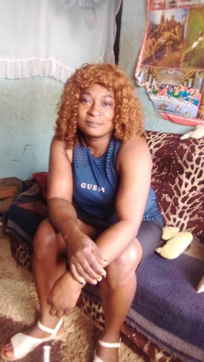 Diane 36 ans Bulu Cameroun