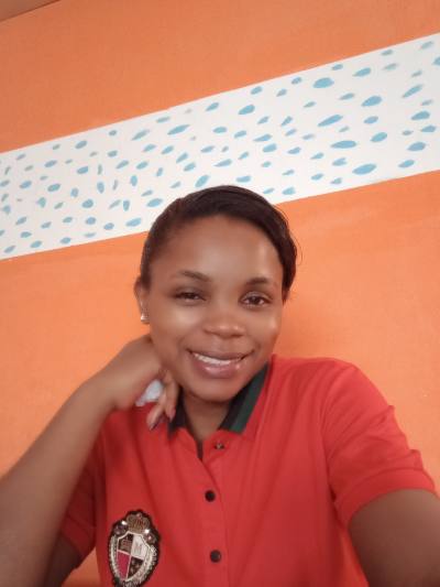 Arielle 29 Jahre Douala  Kamerun