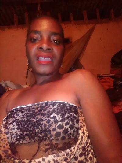 Didine 44 ans Yaounde Cameroun