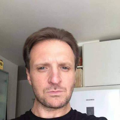 Stephane 44 ans Paris France