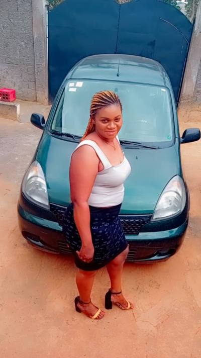 Laurianne 39 ans Yaoundé 4em Cameroun
