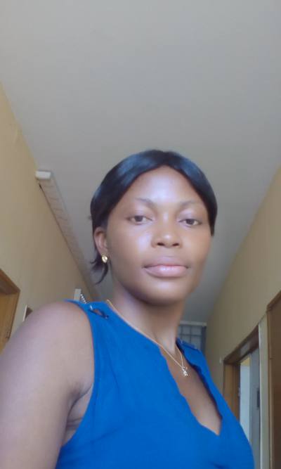 Tania 36 years Libreville Gabon