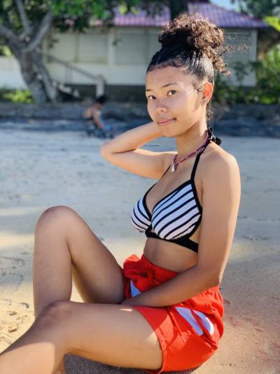 Elisa 21 ans Sambava Madagascar