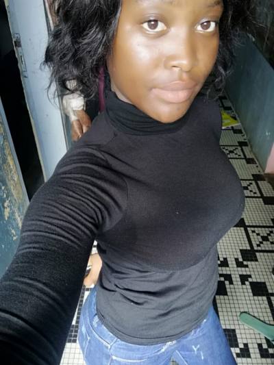 Corine 26 Jahre Douala Kamerun