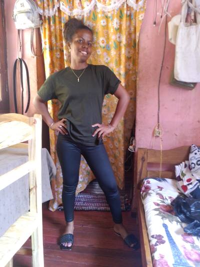 Anouska 31 ans Vohemar Madagascar